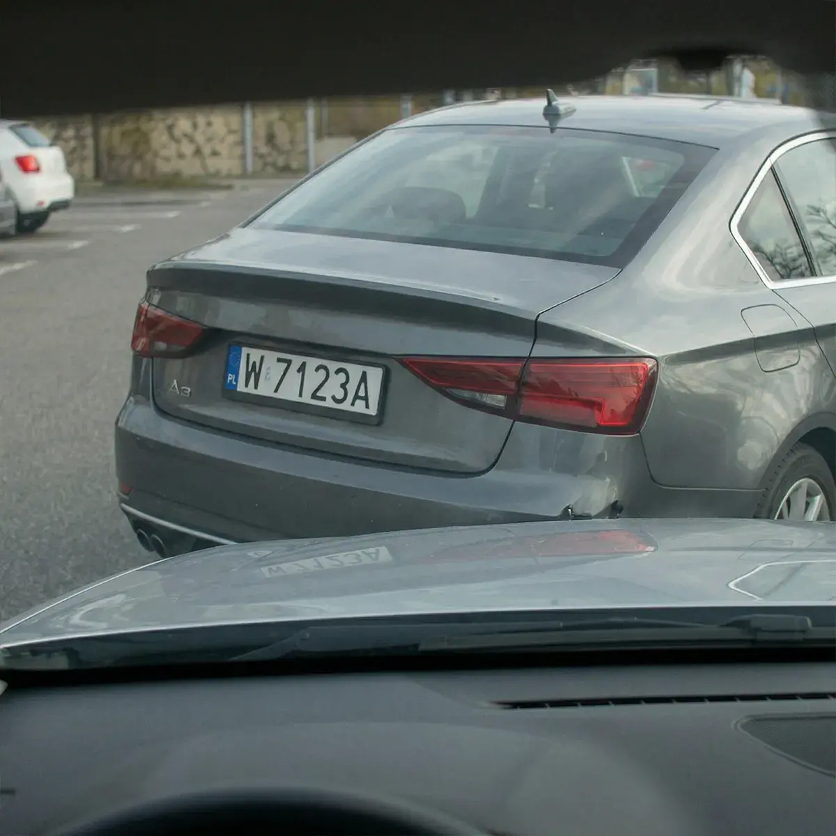 Ochrona auta przed uszkodzeniami parkingowymi dzięki nagrywaniu podczas postoju